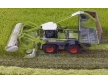 Уборка промышленной конопли Claas Xerion 4000 (видео)